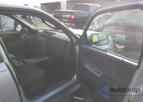 2012 Ford Escape Xlt z USA, uszkodzony, nr VIN 1FMCU9DG3CKB49679